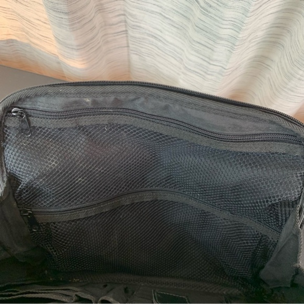 Dell black computer bag. - Picture 12 of 13